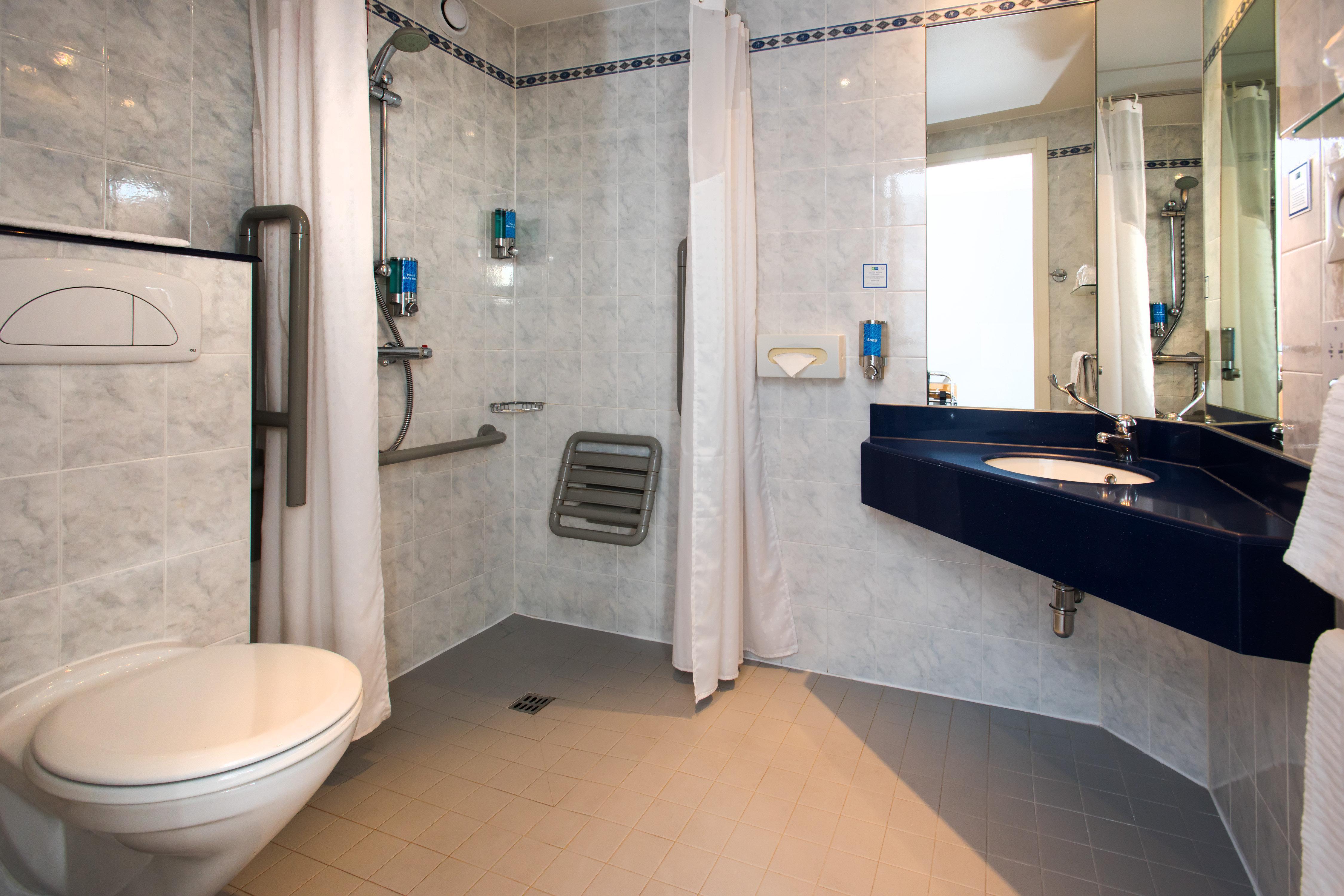 Holiday Inn Express Swansea East By Ihg Exterior foto