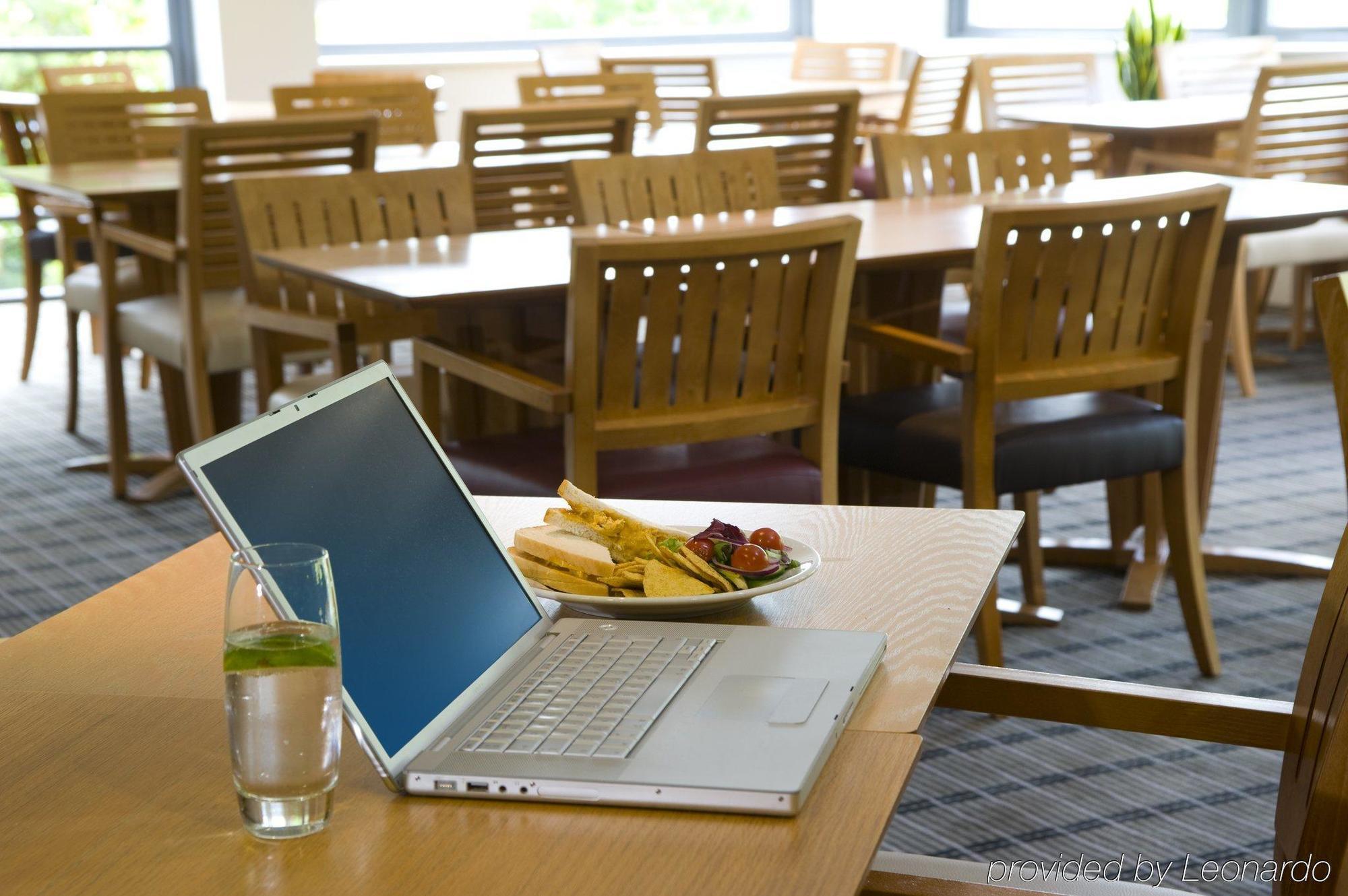 Holiday Inn Express Swansea East By Ihg Restaurante foto